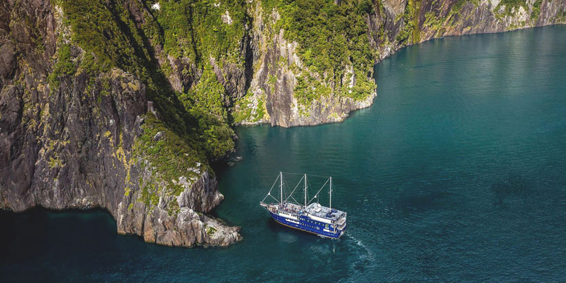 milford sound overnight cruise